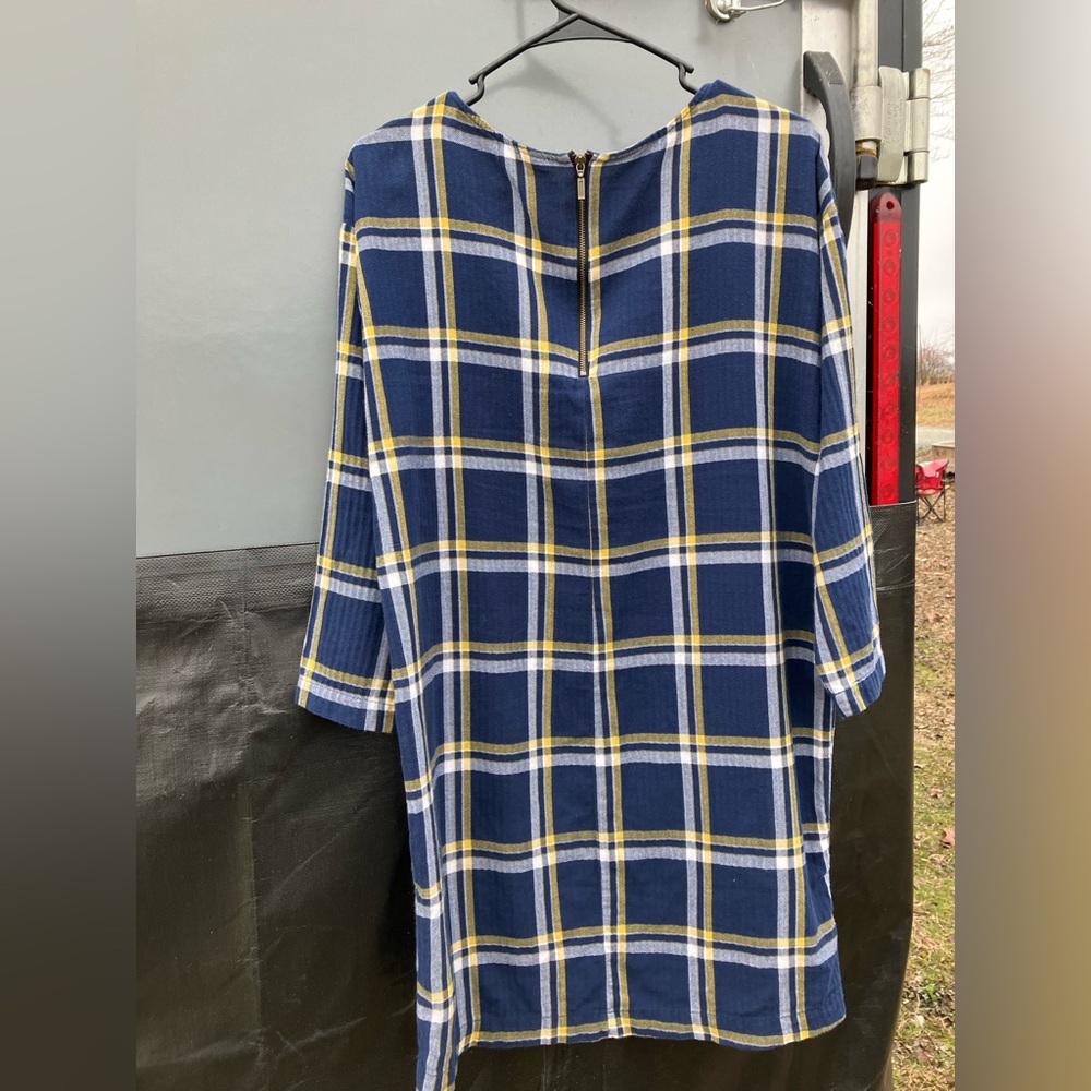 Old Navy Plaid Shift Dress - Picture 3 of 4